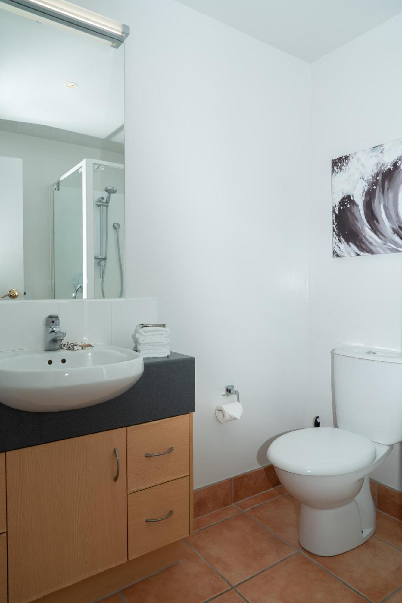 Ocean View Beach Escape - Top Floor Apartments, Mt Maunganui Base Mount Maunganui Exterior photo