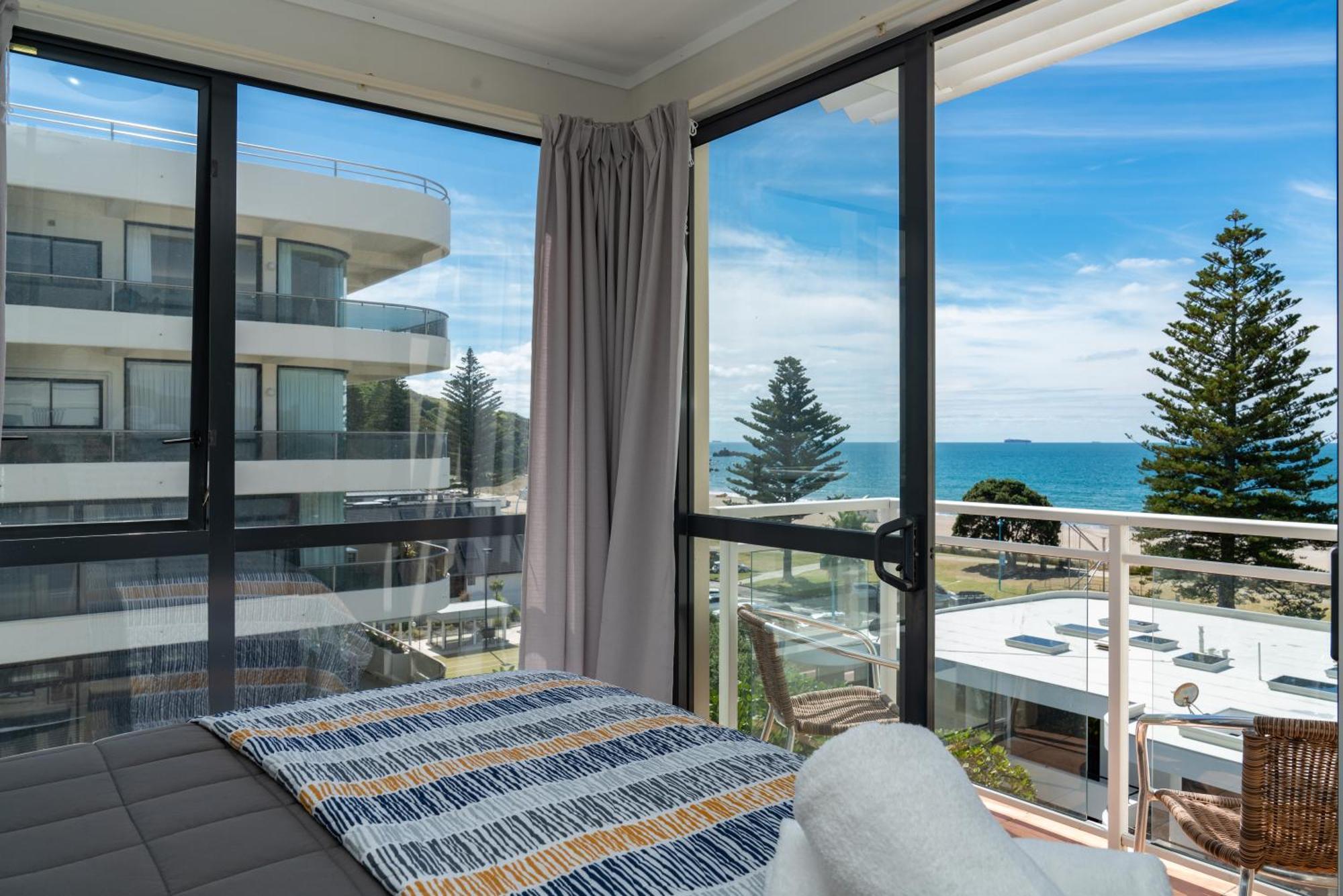 Ocean View Beach Escape - Top Floor Apartments, Mt Maunganui Base Mount Maunganui Room photo