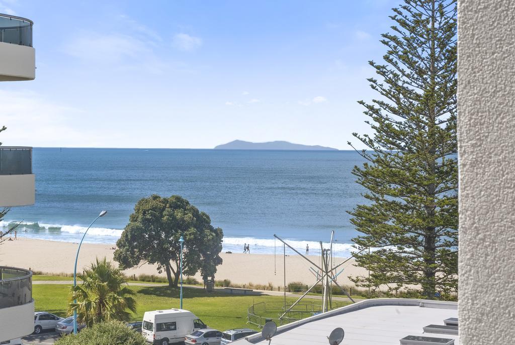 Ocean View Beach Escape - Top Floor Apartments, Mt Maunganui Base Mount Maunganui Exterior photo